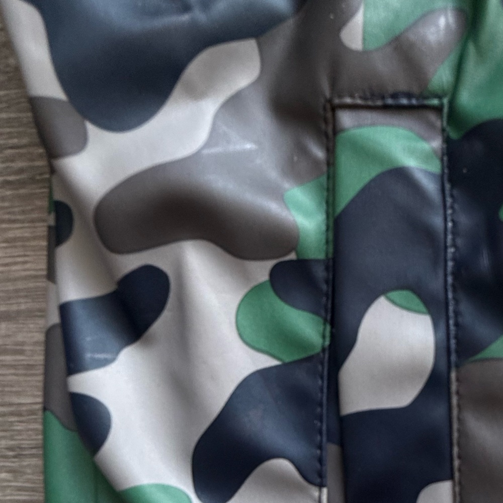 Spotted Zebra Boys S(6/7) Camouflage Hooded Raincoat Jacket - Picture 8 of 12